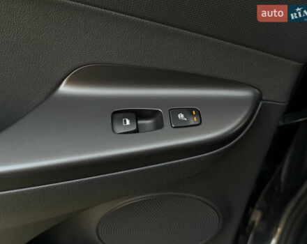 Серый Хендай Kona Electric, объемом двигателя 0 л и пробегом 36 тыс. км за 20700 $, фото 87 на Automoto.ua