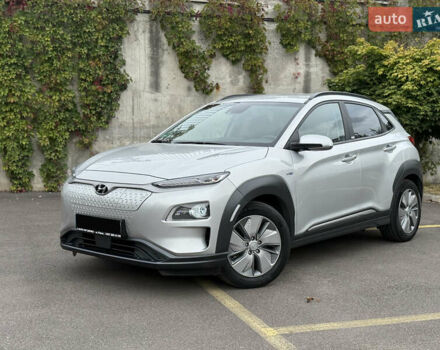 Серый Хендай Kona Electric, объемом двигателя 0 л и пробегом 26 тыс. км за 18850 $, фото 4 на Automoto.ua