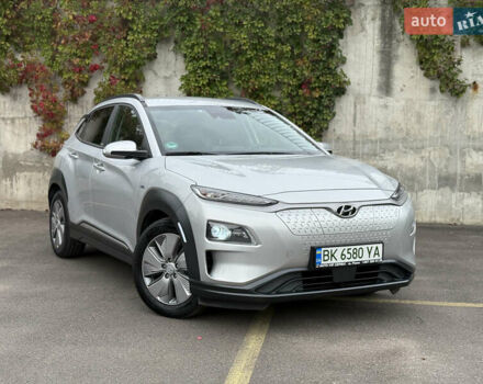 Серый Хендай Kona Electric, объемом двигателя 0 л и пробегом 26 тыс. км за 18850 $, фото 9 на Automoto.ua