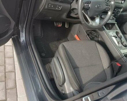 Серый Хендай Kona Electric, объемом двигателя 0 л и пробегом 80 тыс. км за 17300 $, фото 17 на Automoto.ua