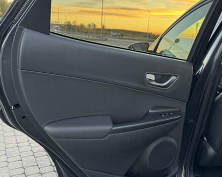 Сірий Хендай Kona Electric, об'ємом двигуна 0 л та пробігом 114 тис. км за 17999 $, фото 41 на Automoto.ua