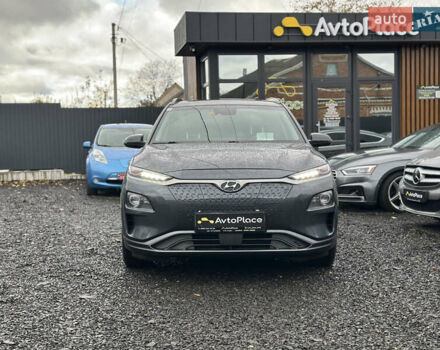 Серый Хендай Kona Electric, объемом двигателя 0 л и пробегом 167 тыс. км за 17700 $, фото 2 на Automoto.ua