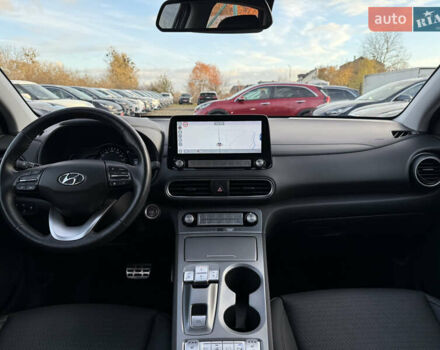 Серый Хендай Kona Electric, объемом двигателя 0 л и пробегом 36 тыс. км за 20700 $, фото 67 на Automoto.ua