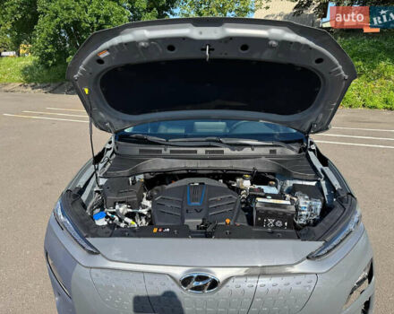 Серый Хендай Kona Electric, объемом двигателя 0 л и пробегом 44 тыс. км за 13400 $, фото 8 на Automoto.ua