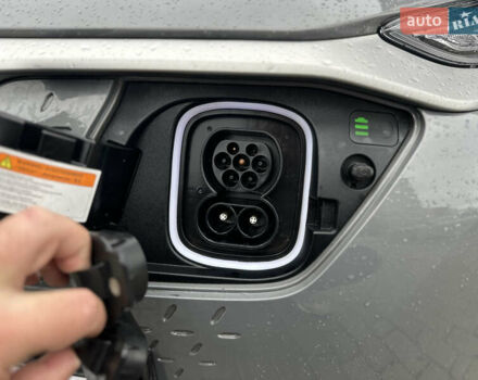 Серый Хендай Kona Electric, объемом двигателя 0 л и пробегом 158 тыс. км за 16300 $, фото 12 на Automoto.ua