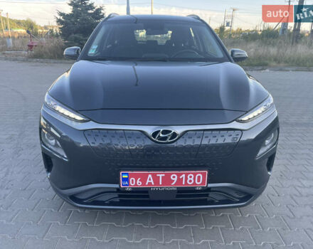 Серый Хендай Kona Electric, объемом двигателя 0 л и пробегом 31 тыс. км за 15450 $, фото 10 на Automoto.ua