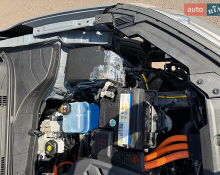 Серый Хендай Kona Electric, объемом двигателя 0 л и пробегом 44 тыс. км за 13400 $, фото 10 на Automoto.ua