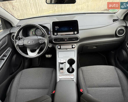 Серый Хендай Kona Electric, объемом двигателя 0 л и пробегом 26 тыс. км за 18850 $, фото 36 на Automoto.ua