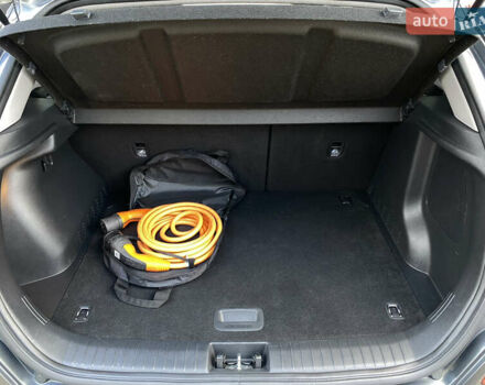 Серый Хендай Kona Electric, объемом двигателя 0 л и пробегом 69 тыс. км за 20400 $, фото 90 на Automoto.ua