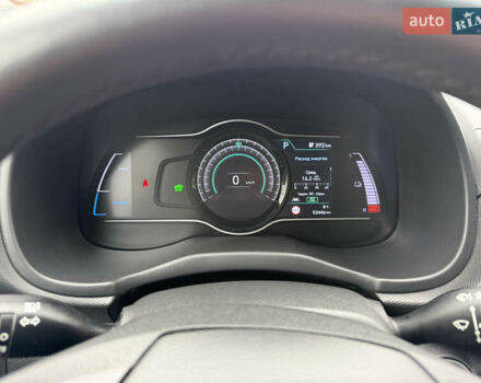 Серый Хендай Kona Electric, объемом двигателя 0 л и пробегом 52 тыс. км за 19000 $, фото 23 на Automoto.ua