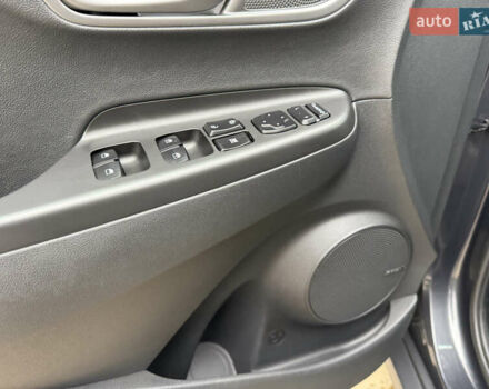 Серый Хендай Kona Electric, объемом двигателя 0 л и пробегом 52 тыс. км за 19000 $, фото 25 на Automoto.ua