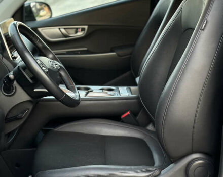 Серый Хендай Kona Electric, объемом двигателя 0 л и пробегом 159 тыс. км за 16900 $, фото 33 на Automoto.ua