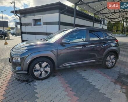 Серый Хендай Kona Electric, объемом двигателя 0 л и пробегом 42 тыс. км за 16200 $, фото 19 на Automoto.ua