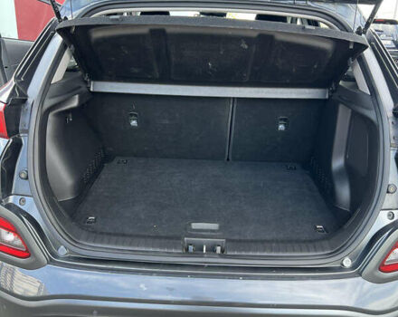 Серый Хендай Kona Electric, объемом двигателя 0 л и пробегом 117 тыс. км за 18900 $, фото 8 на Automoto.ua