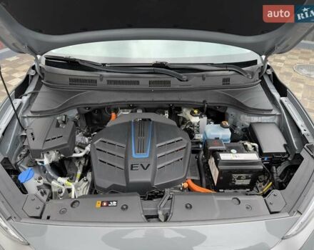 Серый Хендай Kona Electric, объемом двигателя 0 л и пробегом 40 тыс. км за 16900 $, фото 16 на Automoto.ua