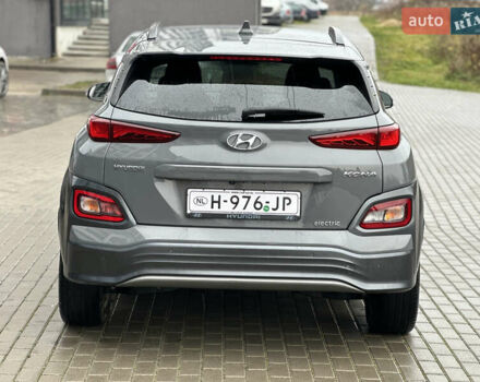 Серый Хендай Kona Electric, объемом двигателя 0 л и пробегом 158 тыс. км за 16300 $, фото 6 на Automoto.ua