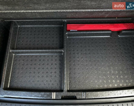 Серый Хендай Kona Electric, объемом двигателя 0 л и пробегом 69 тыс. км за 20400 $, фото 91 на Automoto.ua