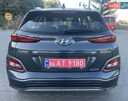 Серый Хендай Kona Electric, объемом двигателя 0 л и пробегом 31 тыс. км за 15450 $, фото 19 на Automoto.ua