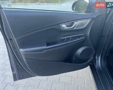 Сірий Хендай Kona Electric, об'ємом двигуна 0 л та пробігом 31 тис. км за 15500 $, фото 38 на Automoto.ua