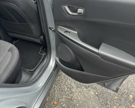 Сірий Хендай Kona Electric, об'ємом двигуна 0 л та пробігом 56 тис. км за 15400 $, фото 15 на Automoto.ua