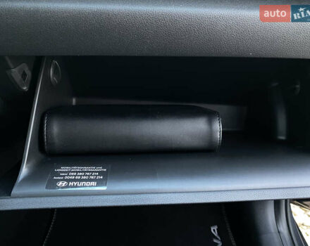 Серый Хендай Kona Electric, объемом двигателя 0 л и пробегом 69 тыс. км за 20400 $, фото 70 на Automoto.ua