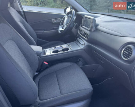 Серый Хендай Kona Electric, объемом двигателя 0 л и пробегом 31 тыс. км за 15450 $, фото 60 на Automoto.ua