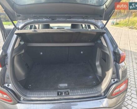 Серый Хендай Kona Electric, объемом двигателя 0 л и пробегом 122 тыс. км за 16550 $, фото 13 на Automoto.ua