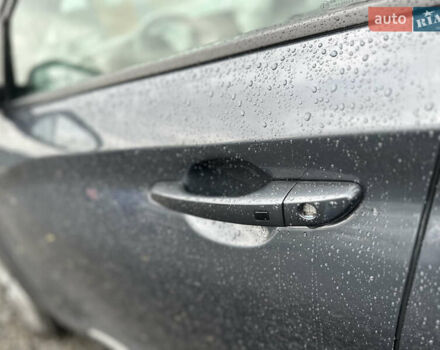 Серый Хендай Kona Electric, объемом двигателя 0 л и пробегом 167 тыс. км за 17700 $, фото 60 на Automoto.ua