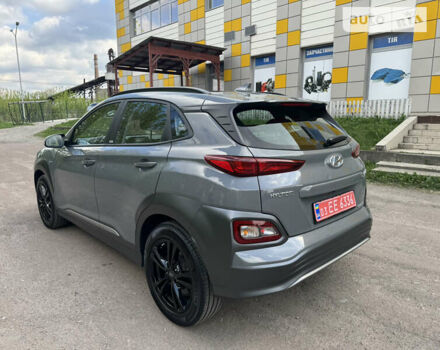 Серый Хендай Kona Electric, объемом двигателя 0 л и пробегом 38 тыс. км за 16799 $, фото 15 на Automoto.ua