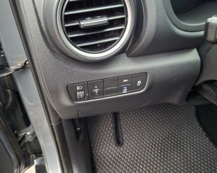 Серый Хендай Kona Electric, объемом двигателя 0 л и пробегом 87 тыс. км за 15200 $, фото 25 на Automoto.ua