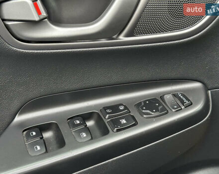 Серый Хендай Kona Electric, объемом двигателя 0 л и пробегом 167 тыс. км за 17700 $, фото 41 на Automoto.ua