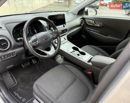 Серый Хендай Kona Electric, объемом двигателя 0 л и пробегом 26 тыс. км за 18850 $, фото 18 на Automoto.ua