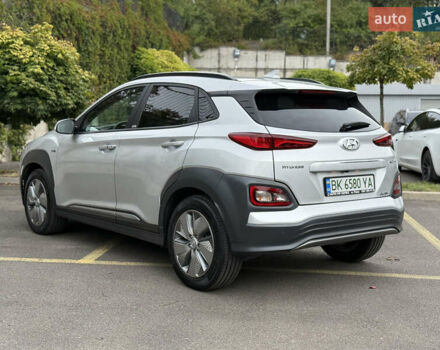 Серый Хендай Kona Electric, объемом двигателя 0 л и пробегом 26 тыс. км за 18850 $, фото 28 на Automoto.ua