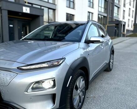 Сірий Хендай Kona Electric, об'ємом двигуна 0 л та пробігом 54 тис. км за 22950 $, фото 2 на Automoto.ua