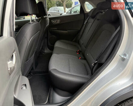 Серый Хендай Kona Electric, объемом двигателя 0 л и пробегом 26 тыс. км за 18850 $, фото 22 на Automoto.ua