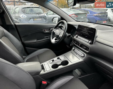 Серый Хендай Kona Electric, объемом двигателя 0 л и пробегом 167 тыс. км за 17700 $, фото 28 на Automoto.ua