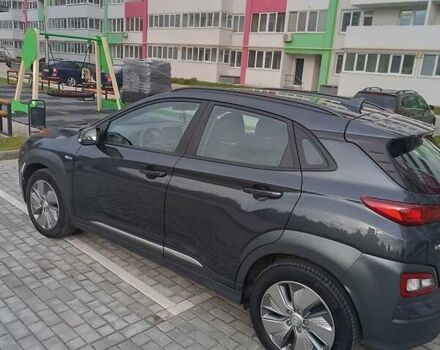 Серый Хендай Kona Electric, объемом двигателя 0 л и пробегом 80 тыс. км за 17300 $, фото 5 на Automoto.ua