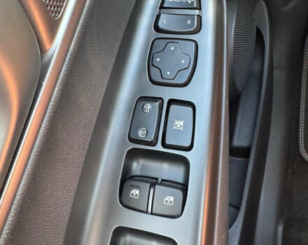 Серый Хендай Kona Electric, объемом двигателя 0 л и пробегом 44 тыс. км за 13400 $, фото 19 на Automoto.ua