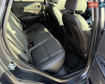 Серый Хендай Kona Electric, объемом двигателя 0 л и пробегом 69 тыс. км за 19300 $, фото 16 на Automoto.ua