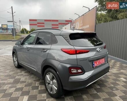 Серый Хендай Kona Electric, объемом двигателя 0 л и пробегом 40 тыс. км за 16900 $, фото 5 на Automoto.ua
