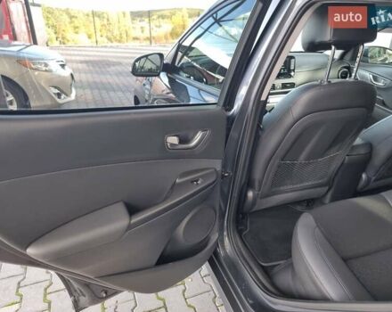 Серый Хендай Kona Electric, объемом двигателя 0 л и пробегом 42 тыс. км за 16200 $, фото 41 на Automoto.ua