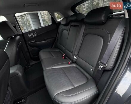 Сірий Хендай Kona Electric, об'ємом двигуна 0 л та пробігом 88 тис. км за 18700 $, фото 41 на Automoto.ua