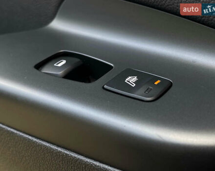 Серый Хендай Kona Electric, объемом двигателя 0 л и пробегом 69 тыс. км за 20400 $, фото 84 на Automoto.ua