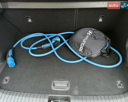 Серый Хендай Kona Electric, объемом двигателя 0 л и пробегом 117 тыс. км за 18800 $, фото 34 на Automoto.ua