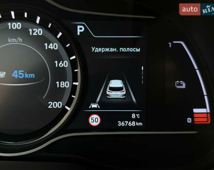 Серый Хендай Kona Electric, объемом двигателя 0 л и пробегом 36 тыс. км за 20700 $, фото 52 на Automoto.ua