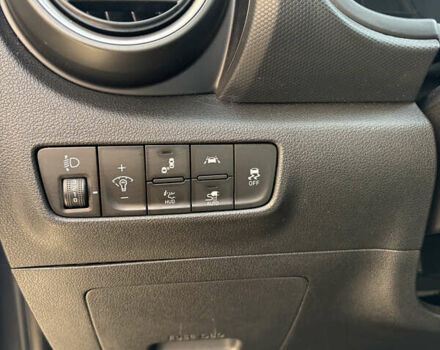 Серый Хендай Kona Electric, объемом двигателя 0 л и пробегом 130 тыс. км за 18500 $, фото 50 на Automoto.ua