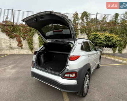 Серый Хендай Kona Electric, объемом двигателя 0 л и пробегом 26 тыс. км за 18850 $, фото 51 на Automoto.ua