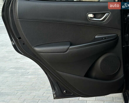 Серый Хендай Kona Electric, объемом двигателя 0 л и пробегом 159 тыс. км за 16900 $, фото 38 на Automoto.ua