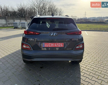 Серый Хендай Kona Electric, объемом двигателя 0 л и пробегом 69 тыс. км за 19300 $, фото 10 на Automoto.ua