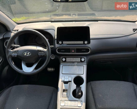 Серый Хендай Kona Electric, объемом двигателя 0 л и пробегом 44 тыс. км за 13400 $, фото 25 на Automoto.ua
